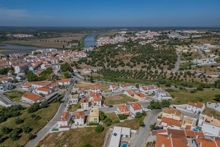 Terreno para Venda em Santa Maria do Castelo e Santiago e Santa Susana Foto 4