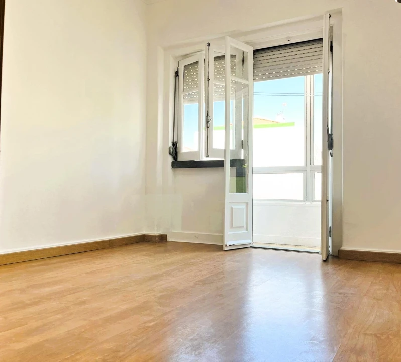 Apartamento T4 para Venda em Agualva e Mira-Sintra Foto 13