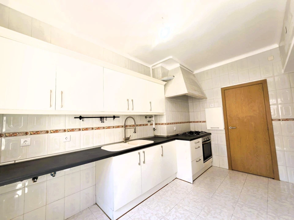 Apartamento T4 para Venda em Agualva e Mira-Sintra Foto 3