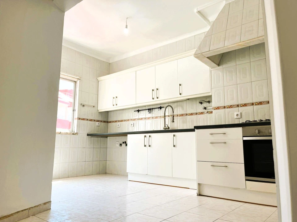 Apartamento T4 para Venda em Agualva e Mira-Sintra Foto 7