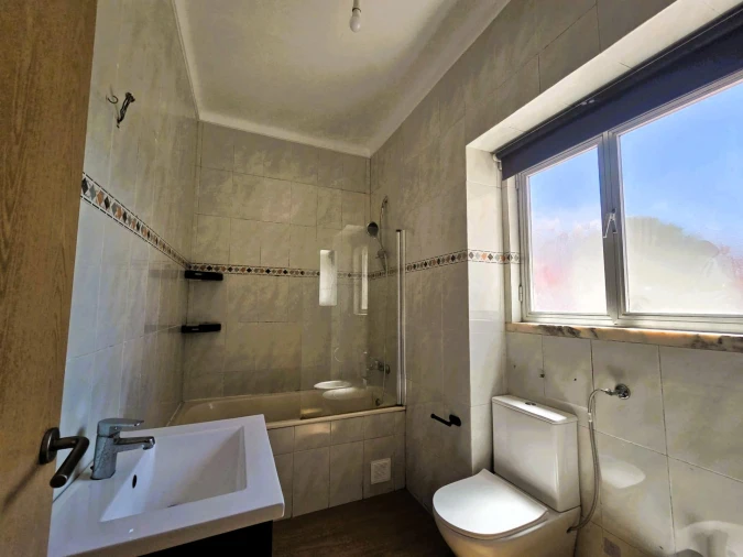 Apartamento T4 para Venda em Agualva e Mira-Sintra Foto 27