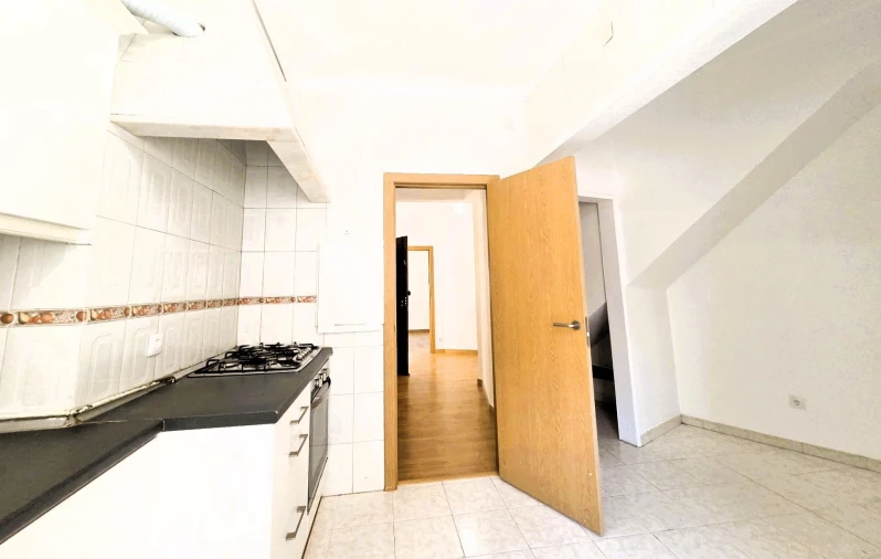 Apartamento T4 para Venda em Agualva e Mira-Sintra Foto 5