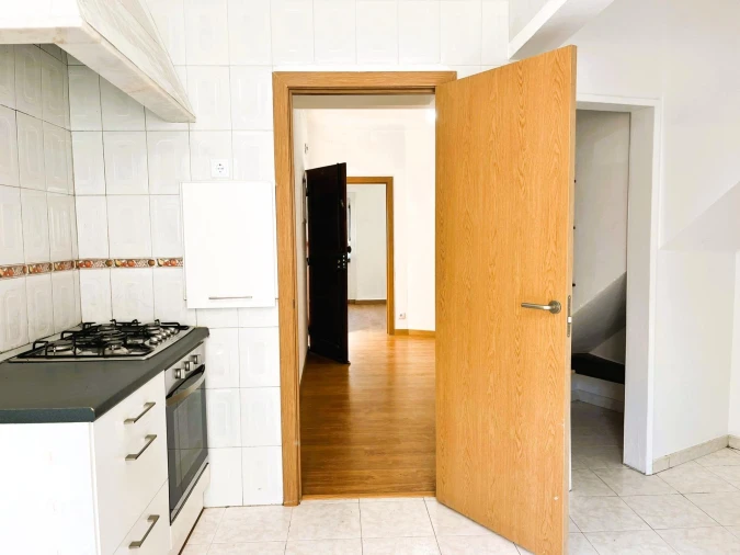 Apartamento T4 para Venda em Agualva e Mira-Sintra Foto 6