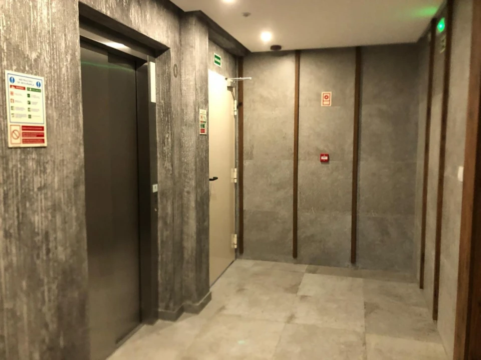 Apartamento T4 para Venda em Carcavelos e Parede Foto 18