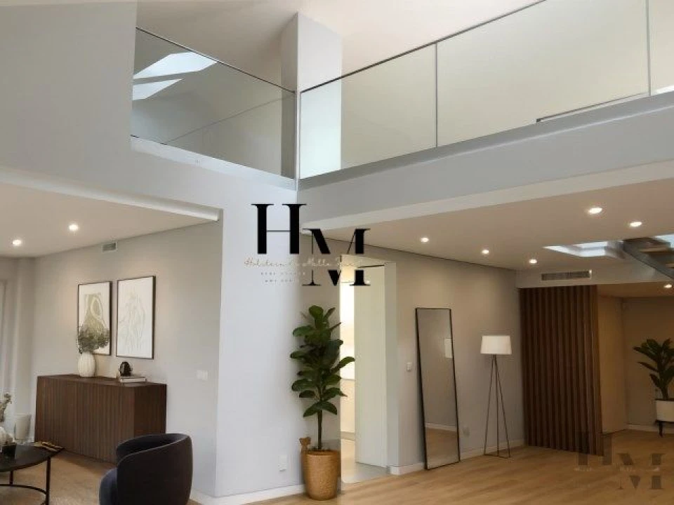 Apartamento T4 para Venda em Carcavelos e Parede Foto 5