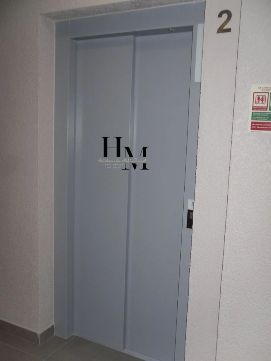 Apartamento T4 para Venda em Carcavelos e Parede Foto 14