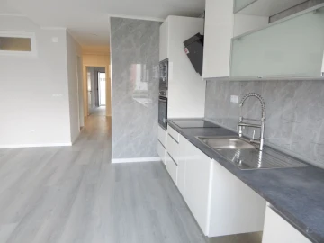 Apartamento T2 para Venda em Oeiras e São Julião da Barra, Paço de Arcos e Caxias