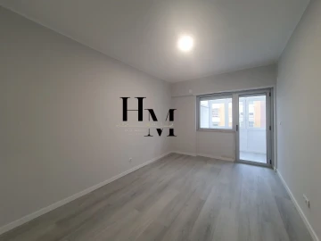 Apartamento T2 para Venda em Oeiras e São Julião da Barra, Paço de Arcos e Caxias