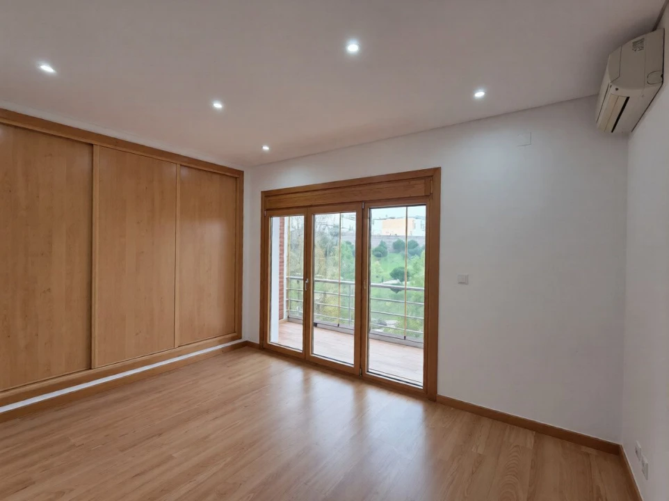 Apartamento T3 para Venda em Odivelas Foto 21