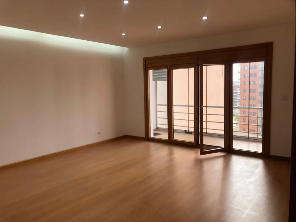 Apartamento T3 para Venda em Odivelas Foto 4