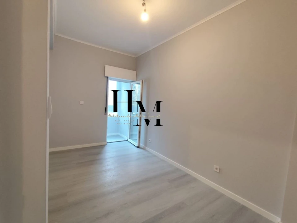 Apartamento T2 para Venda em Benfica Foto 11