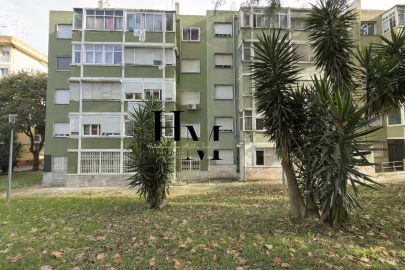 Apartamento T2 para Venda em Benfica