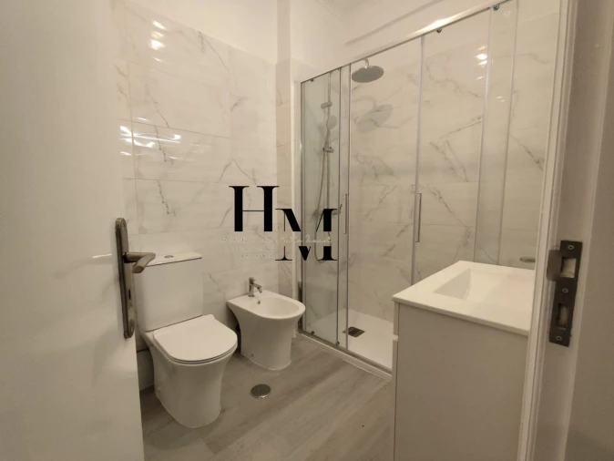 Apartamento T2 para Venda em Benfica Foto 9
