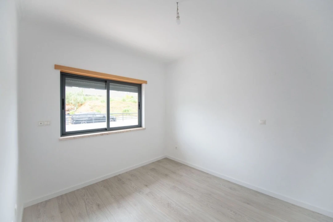 Moradia T5 para Venda em Laranjeiro e Feijó Foto 25