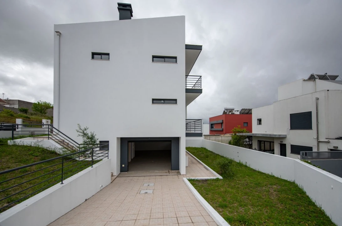 Moradia T5 para Venda em Laranjeiro e Feijó Foto 35
