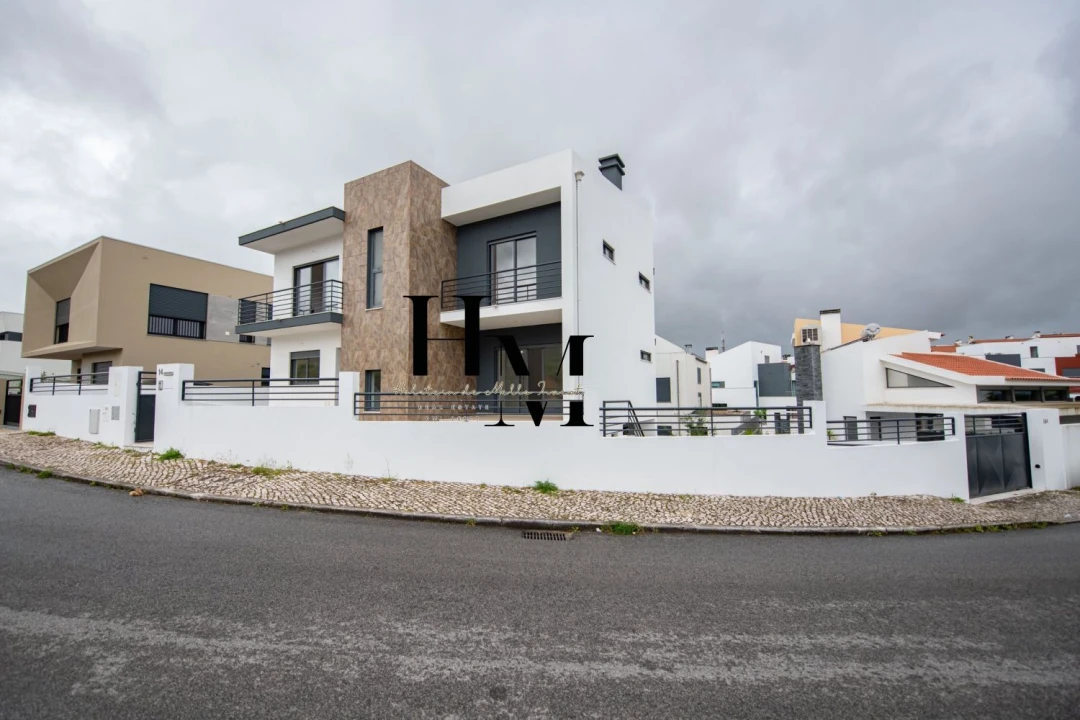 Moradia T5 para Venda em Laranjeiro e Feijó Foto 7