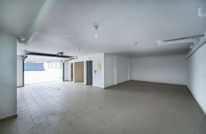 Moradia T5 para Venda em Laranjeiro e Feijó