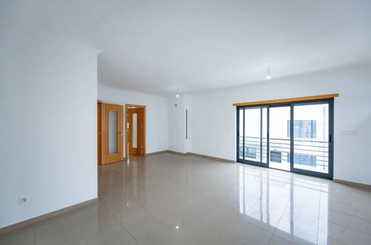 Moradia T5 para Venda em Laranjeiro e Feijó Foto 23