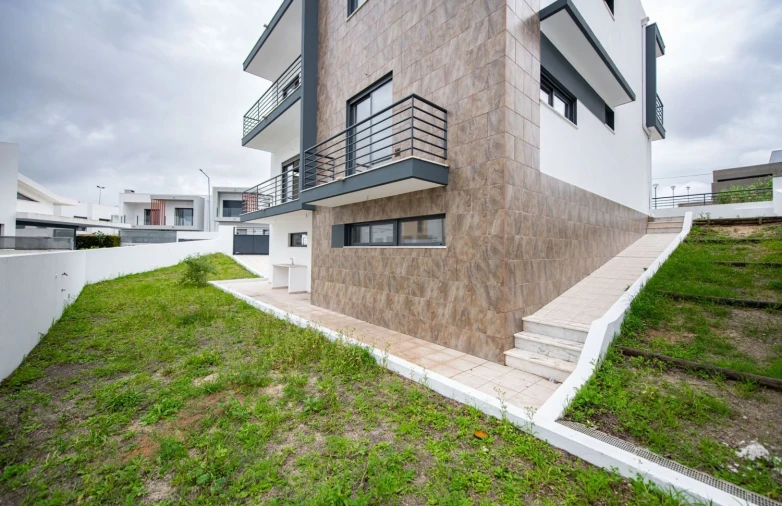 Moradia T5 para Venda em Laranjeiro e Feijó Foto 29