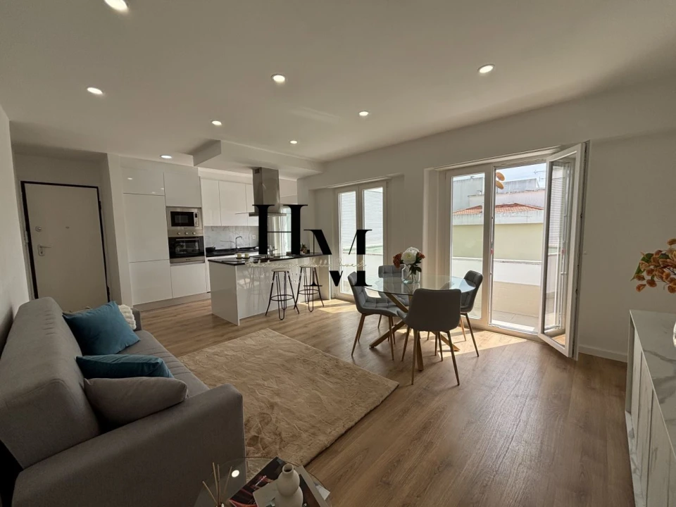Apartamento T3 para Venda em Benfica Foto 1