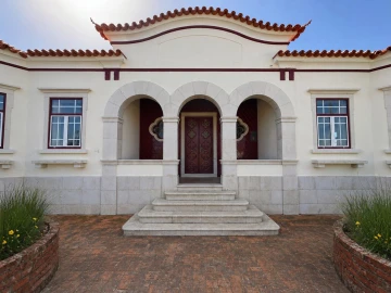 Moradia T4 para Venda em Coimbrão