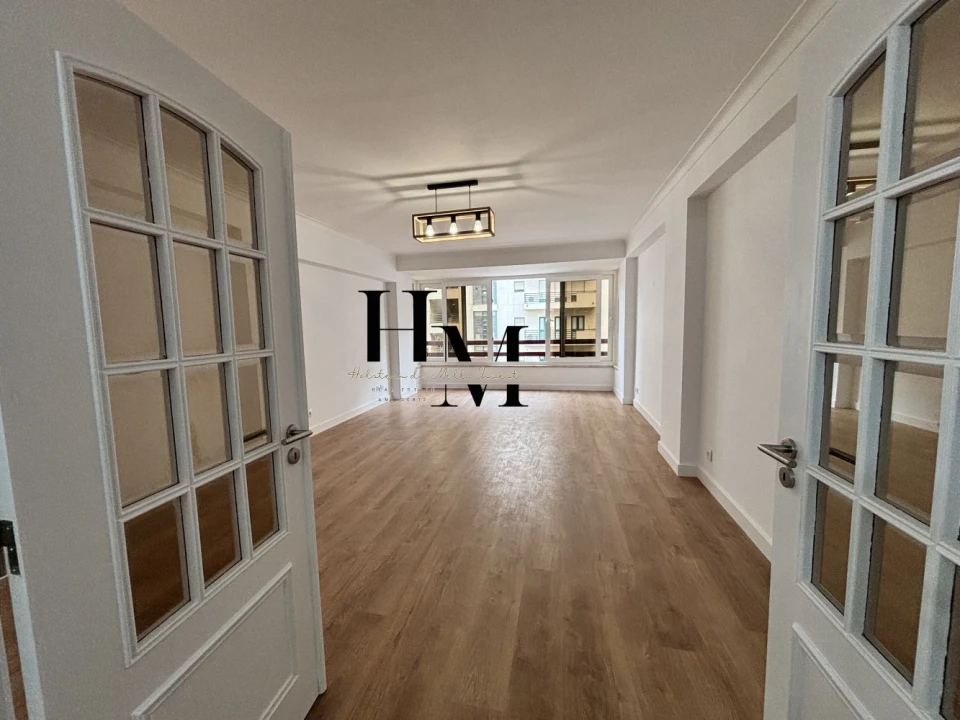 Apartamento T3 para Venda em São Domingos de Benfica Foto 2