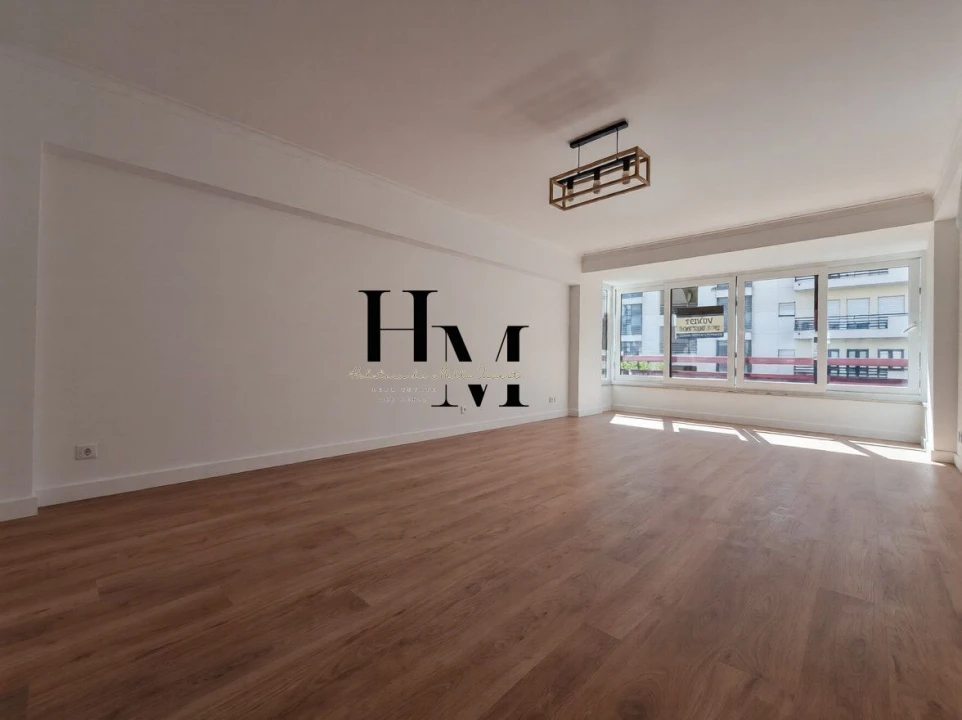 Apartamento T3 para Venda em São Domingos de Benfica Foto 3