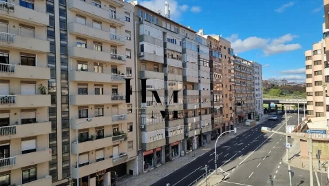 Apartamento T3 para Venda em São Domingos de Benfica