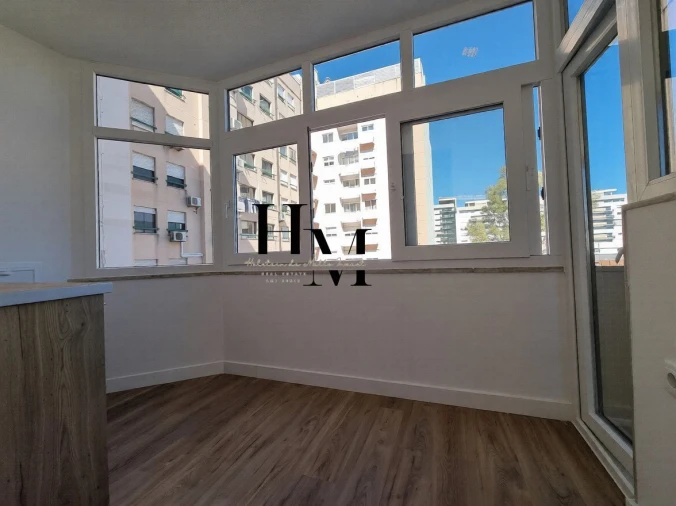 Apartamento T3 para Venda em São Domingos de Benfica Foto 11