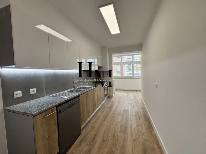 Apartamento T3 para Venda em São Domingos de Benfica Foto 6