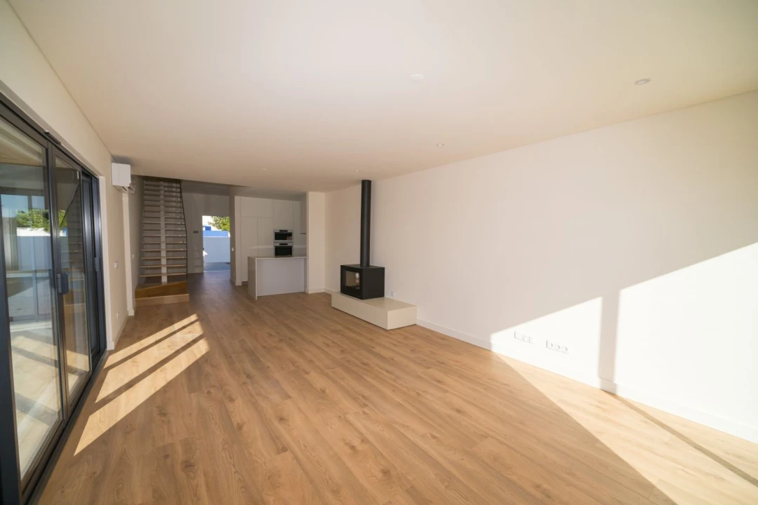 Moradia T3 para Venda em Santo Estêvão Foto 4