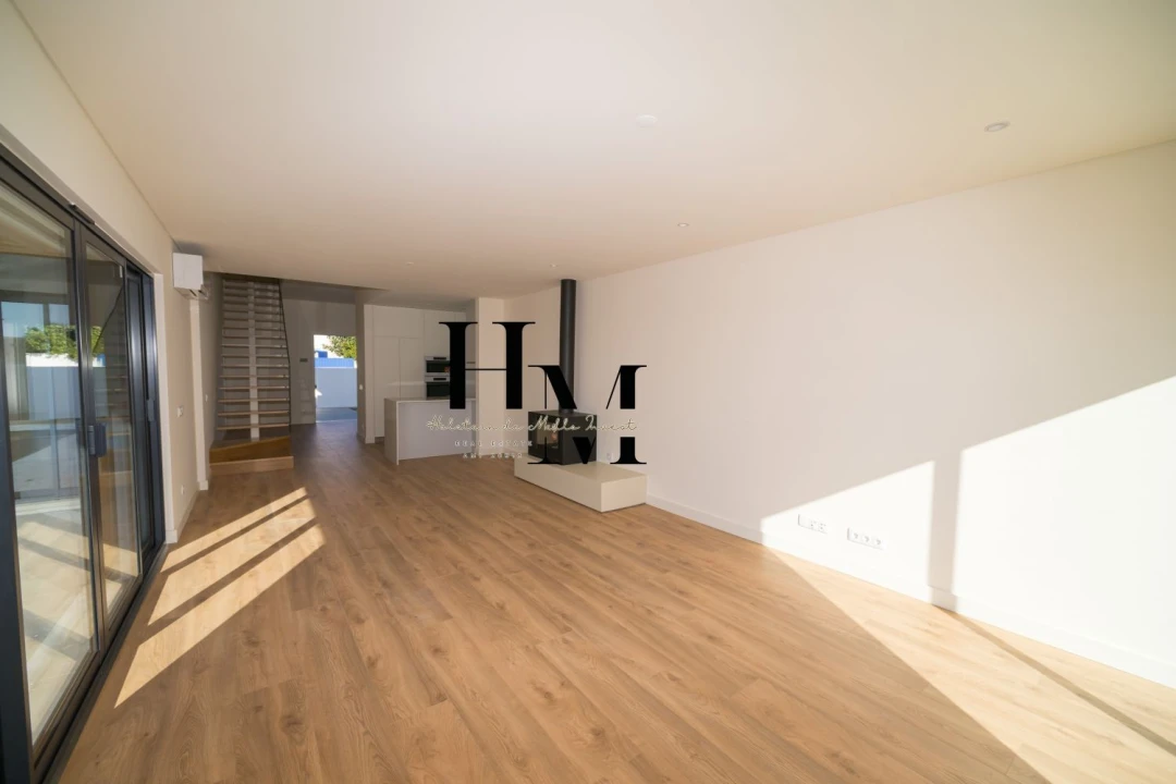 Moradia T3 para Venda em Santo Estêvão Foto 4