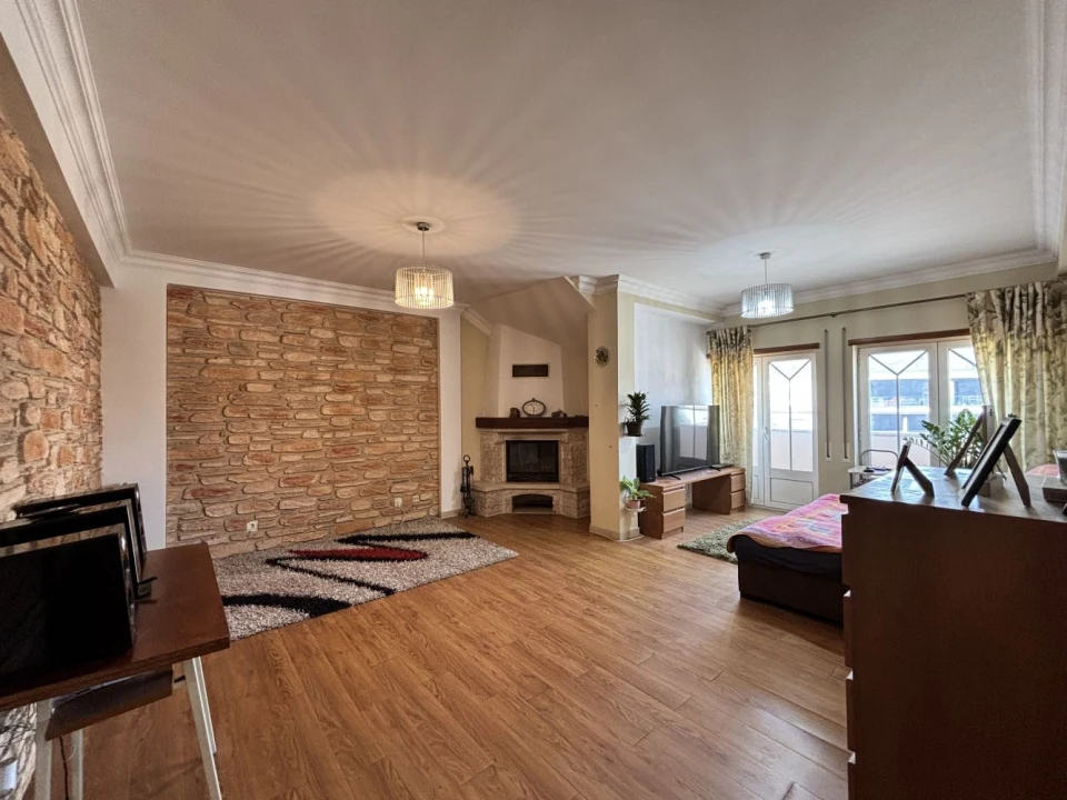 Apartamento T1 para Venda em Santa Maria, São Pedro e Matacães Foto 1