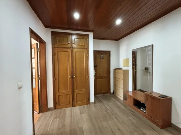 Apartamento T1 para Venda em Santa Maria, São Pedro e Matacães