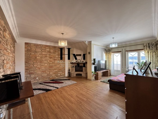 Apartamento T1 para Venda em Santa Maria, São Pedro e Matacães