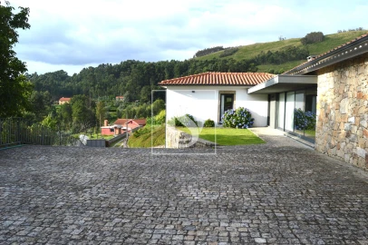 Moradia T3 para Venda em Serdedelo