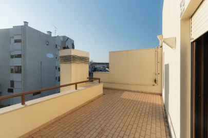 Moradia T6 para Venda em Arcozelo