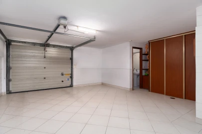 Moradia T6 para Venda em Arcozelo