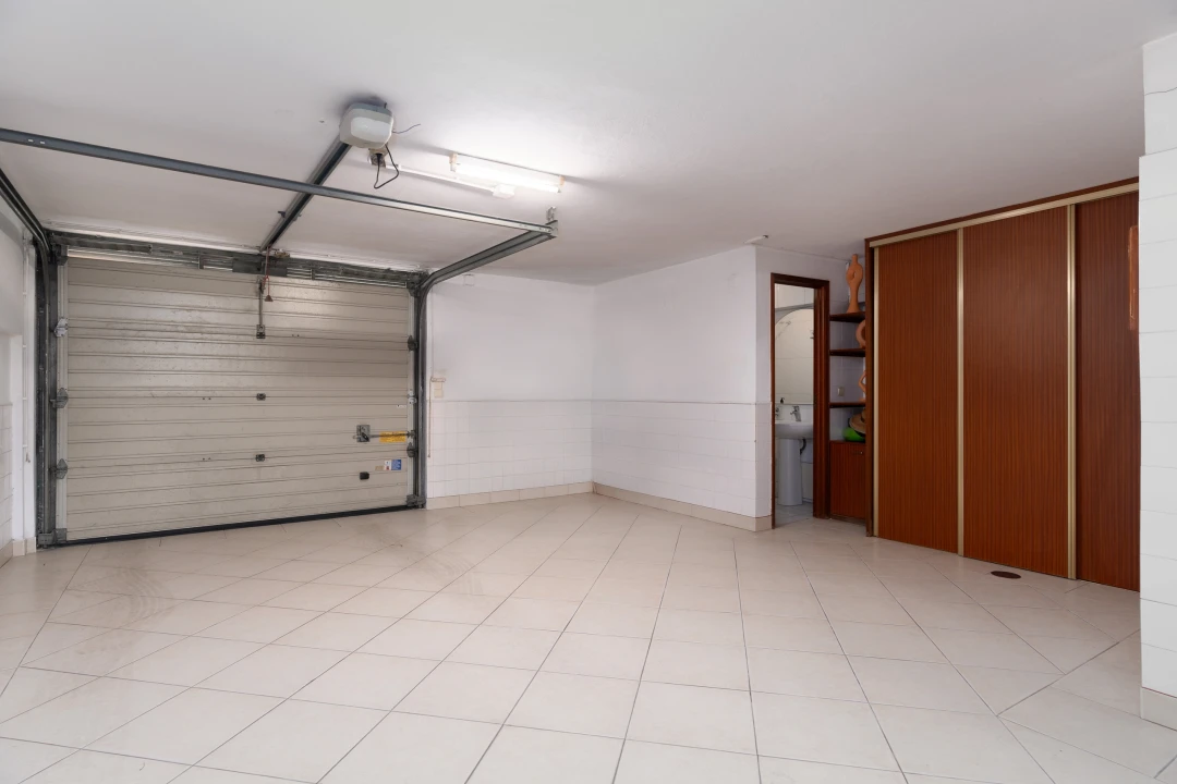 Moradia T6 para Venda em Arcozelo Foto 10