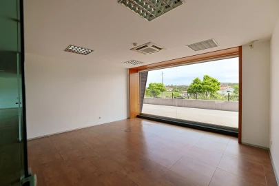 Armazém para Venda em Perelhal