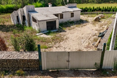 Moradia T3 para Venda em Vila Cova e Feitos