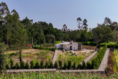 Moradia T3 para Venda em Vila Cova e Feitos
