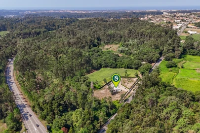 Moradia T3 para Venda em Vila Cova e Feitos