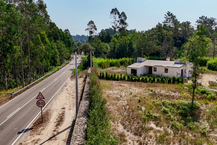 Moradia T3 para Venda em Vila Cova e Feitos Foto 12