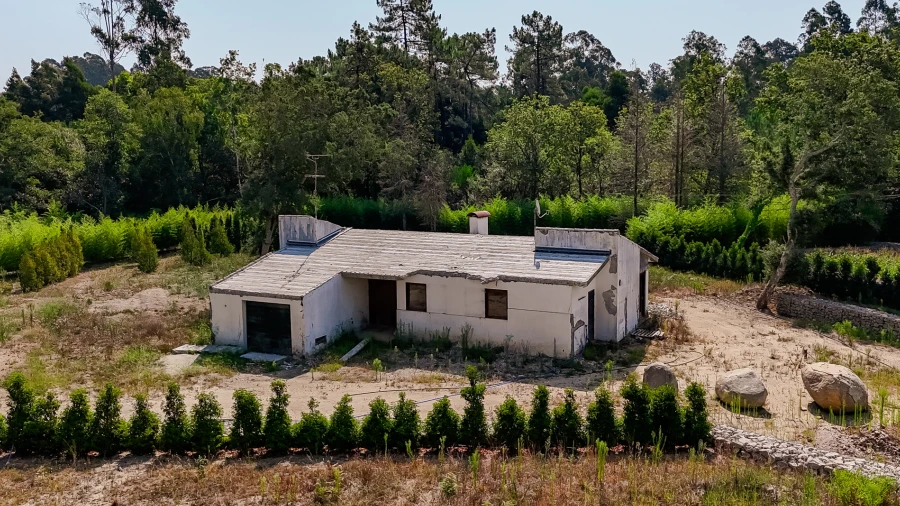 Moradia T3 para Venda em Vila Cova e Feitos