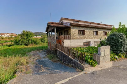 Moradia T4 para Venda em Cossourado