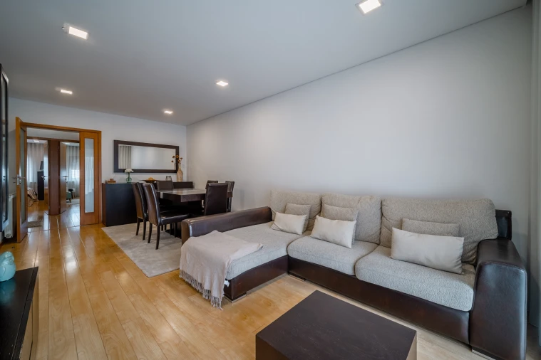 Apartamento T2 para Venda em Arcozelo Foto 9