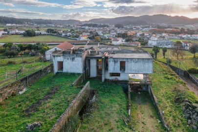 Moradia T5 para Venda em Alvelos