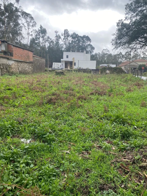 Terreno para Venda em Vila Cova e Feitos