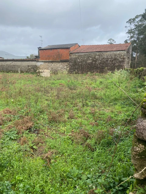 Terreno para Venda em Vila Cova e Feitos
